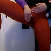 girl pisses her tight leggings