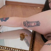 beautiful goth shits in mirror ! hd badkithy