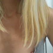 skitnik mona poops not in the toilet