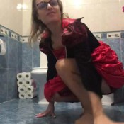 laracruz - halloween - poop lara cruz