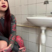 Heyprincessjade Watch Me Take A Dump And Fart
