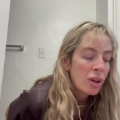 Amy_farts Toilet Farts