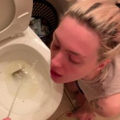 Pandora Skye I Am Your Toilet