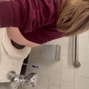 Goddessleanne69 Pooping With Company Watch And You Will Notice I Wasnt Alone This Time