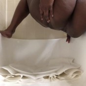 Teresa Lavae Tub Full