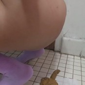 Mzjiggly Mzjigglygoddess Poop On Bathroom Floor Couldnt Hold It No Podia Esperar Gassyjiggly