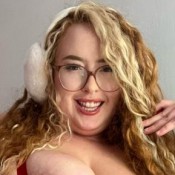 Gwen Adora