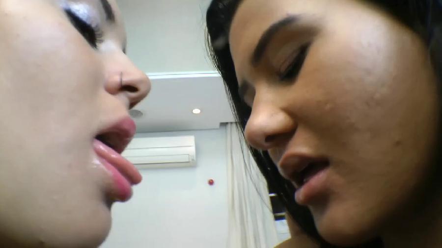 hot kisses by nataly di fiori and cauanny mendes hd mfvideobrazil