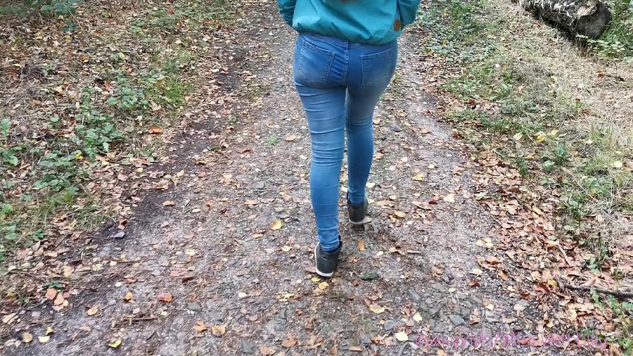 wetting blue jeans outdoor in the woods hd misswetlilly