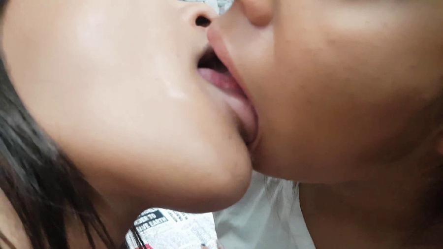 hot kisses india offspring mfvideoxxx kiki