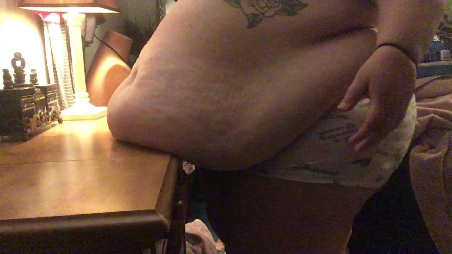 massive belly moves desk leahloolabelle