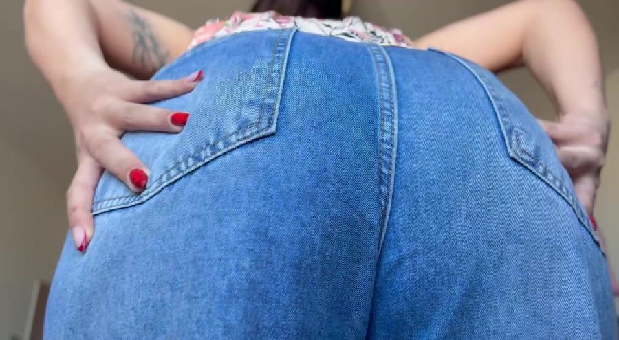 Nyxaria1 Gassy Girlfriend Strip As She Farts Nyx Aria